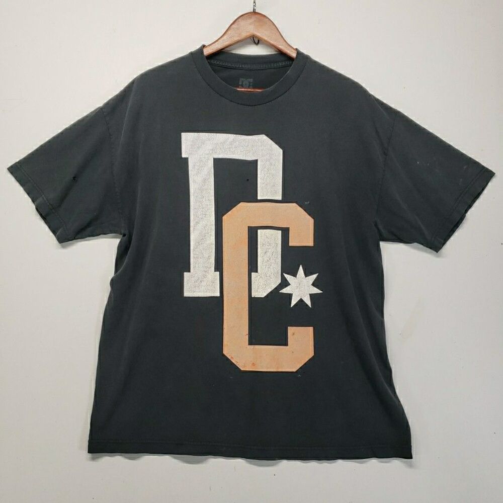 Vintage DC Shoe Company T Shirt Mens XL Y2K Thrashed